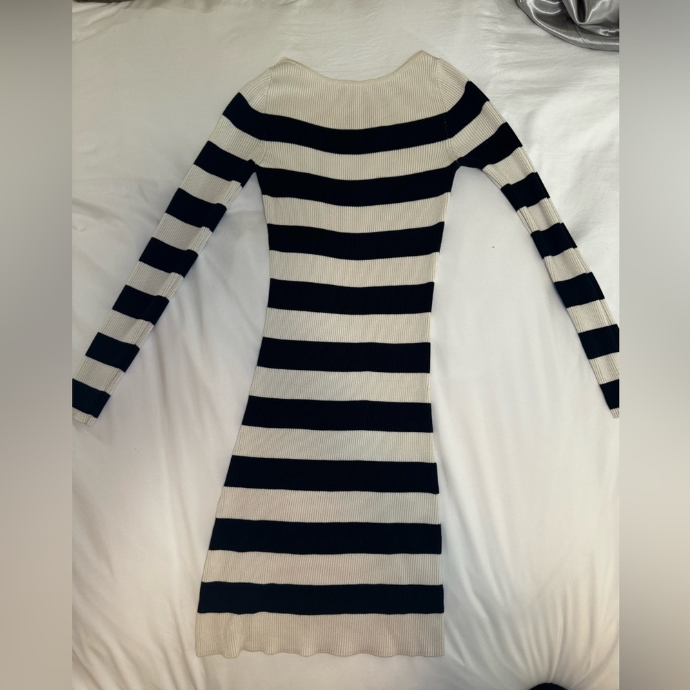 Sweater Dress. Black and off-white